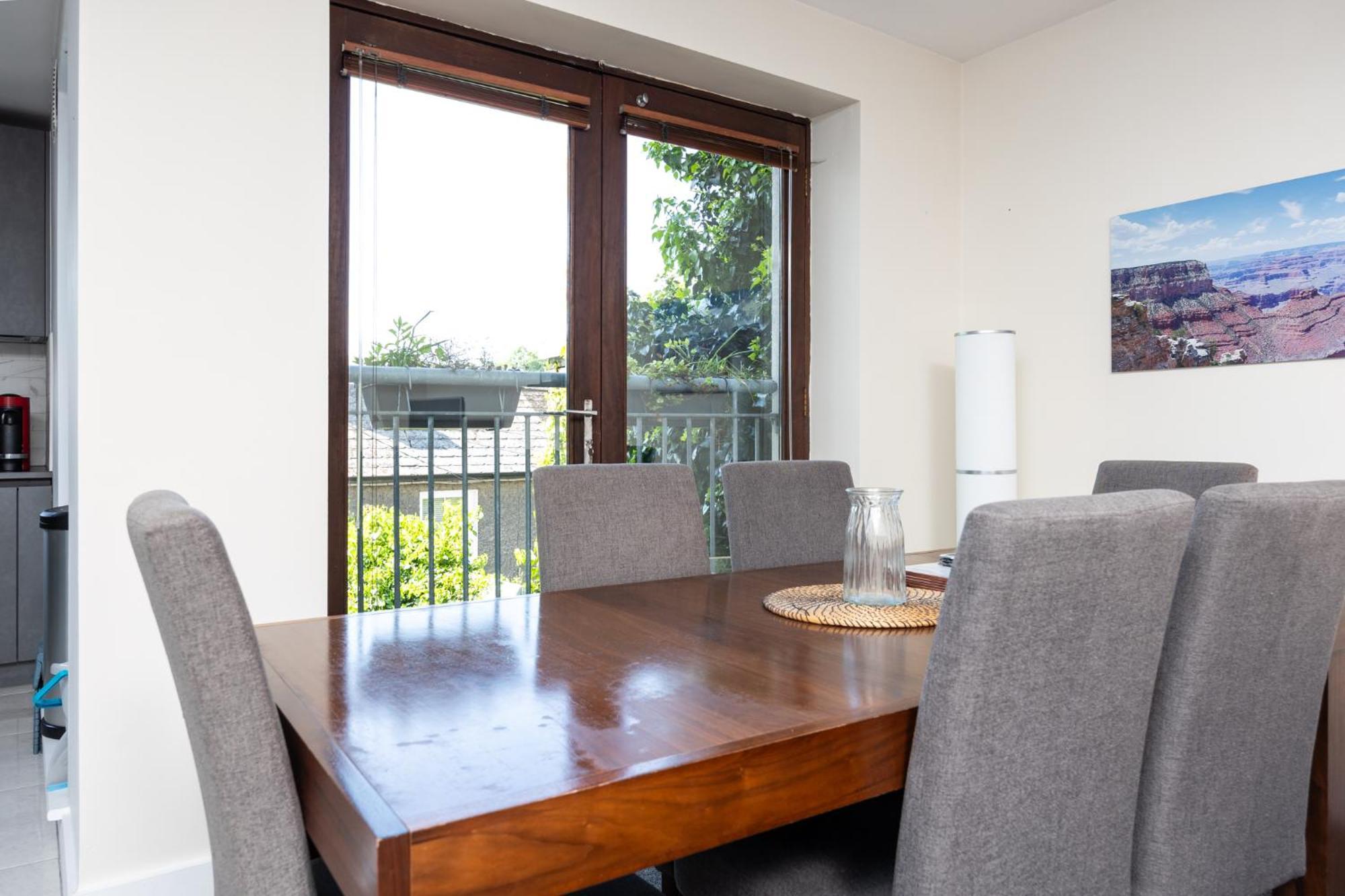 Apartment 2 Bed Near Heuston Station